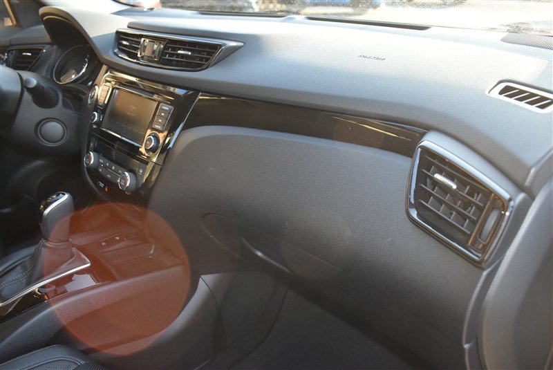 Used 2022 Nissan Rogue Sport SL AWD/4WD image 29