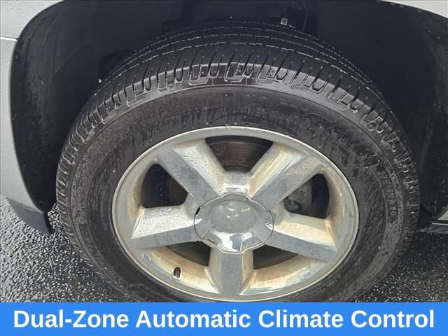 Used 2013 Chevrolet Avalanche LTZ image 14