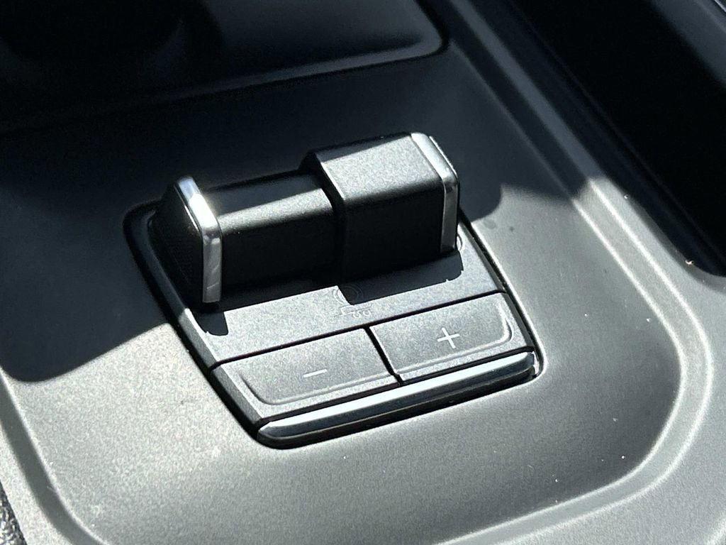 Used 2024 GMC Sierra 1500 AT4 w/ Technology Package AWD/4WD image 36