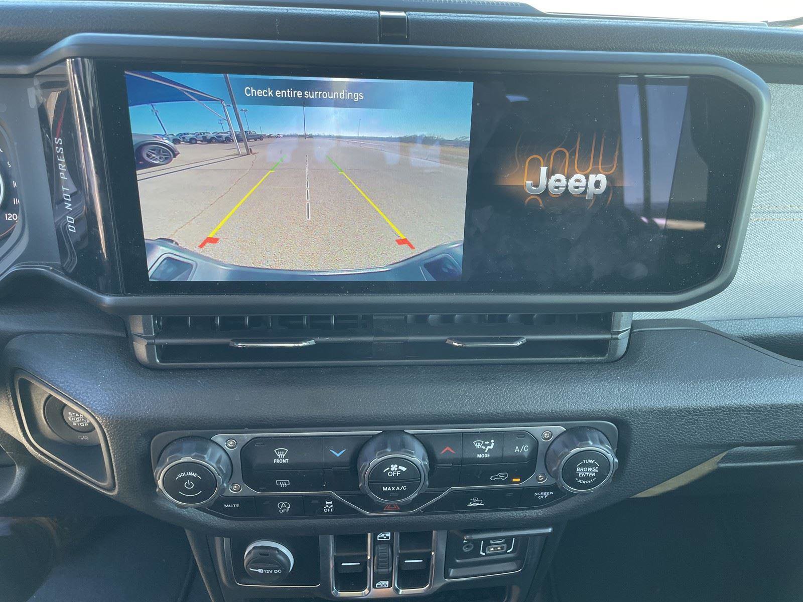 Used 2025 Jeep Gladiator Sport image 18