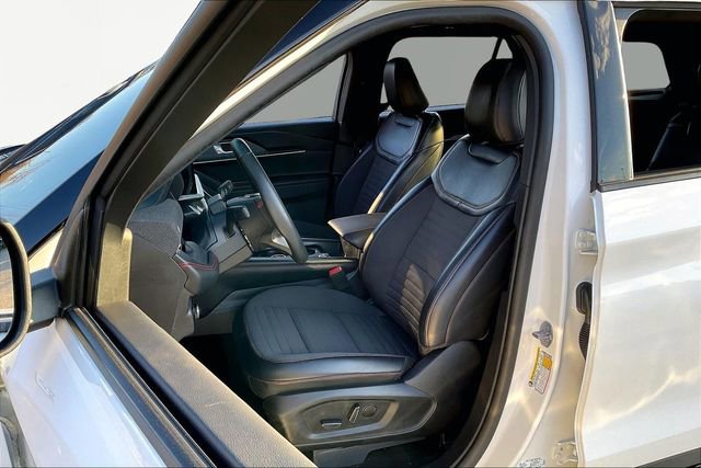 Used 2025 Ford Explorer ST-Line image 15