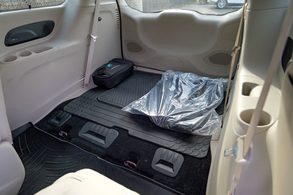 Used 2018 Chrysler Pacifica Limited w/ Advanced Safetytec Group image 29