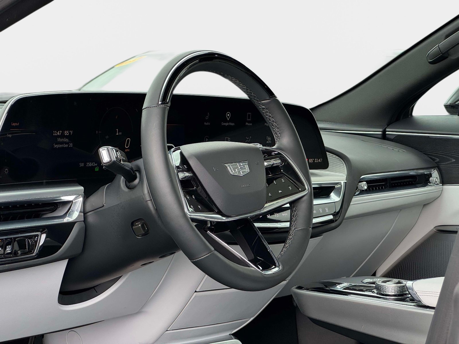 Certified 2024 Cadillac Lyriq Luxury AWD/4WD image 12