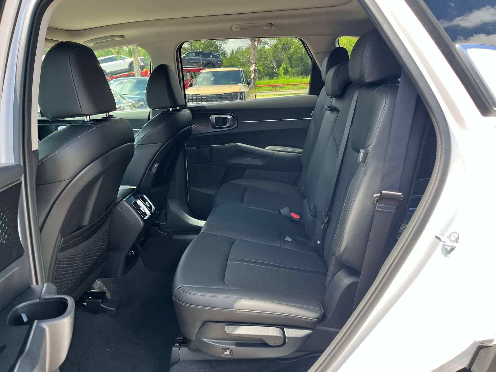 New 2026 Kia Sorento S w/ S Panoramic Sunroof Package FWD image 18