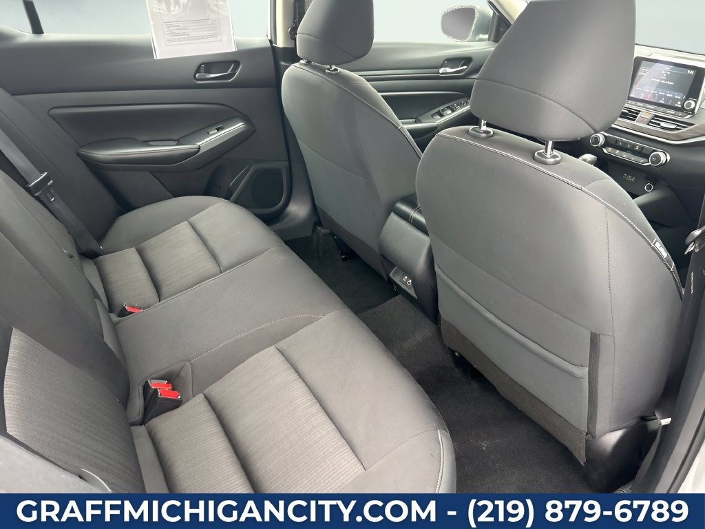 Used 2024 Nissan Altima 2.5 SV FWD image 33