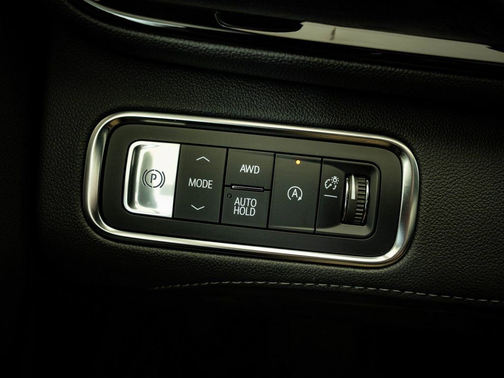 Used 2025 Buick Enclave Avenir w/ Super Cruise Package image 29