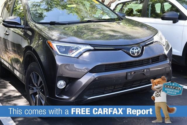 Used 2018 Toyota RAV4 XLE AWD/4WD image 2
