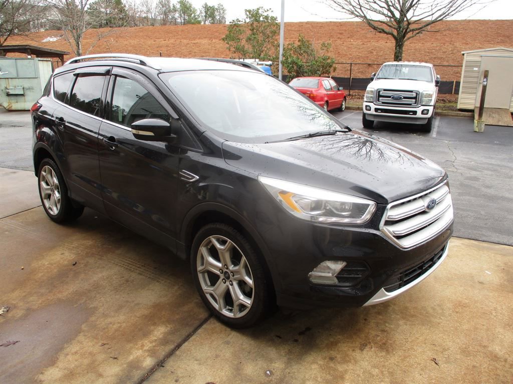 Used 2019 Ford Escape Titanium image 2