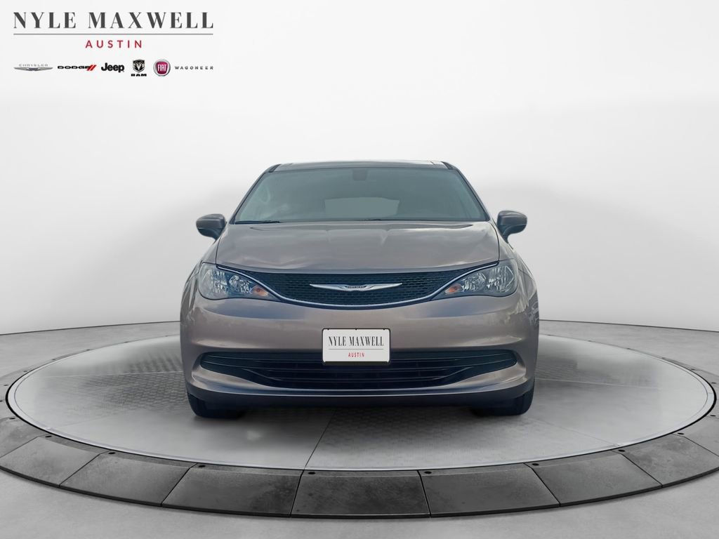 Used 2017 Chrysler Pacifica Touring image 18