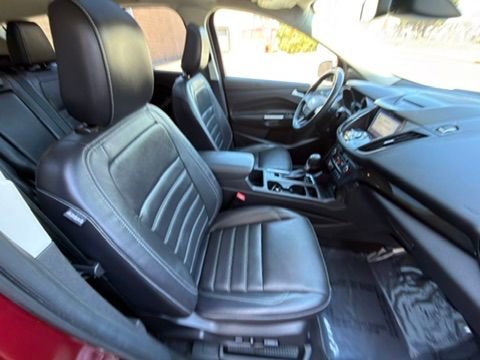 Used 2018 Ford Escape Titanium w/ Ford Safe & Smart Package image 30