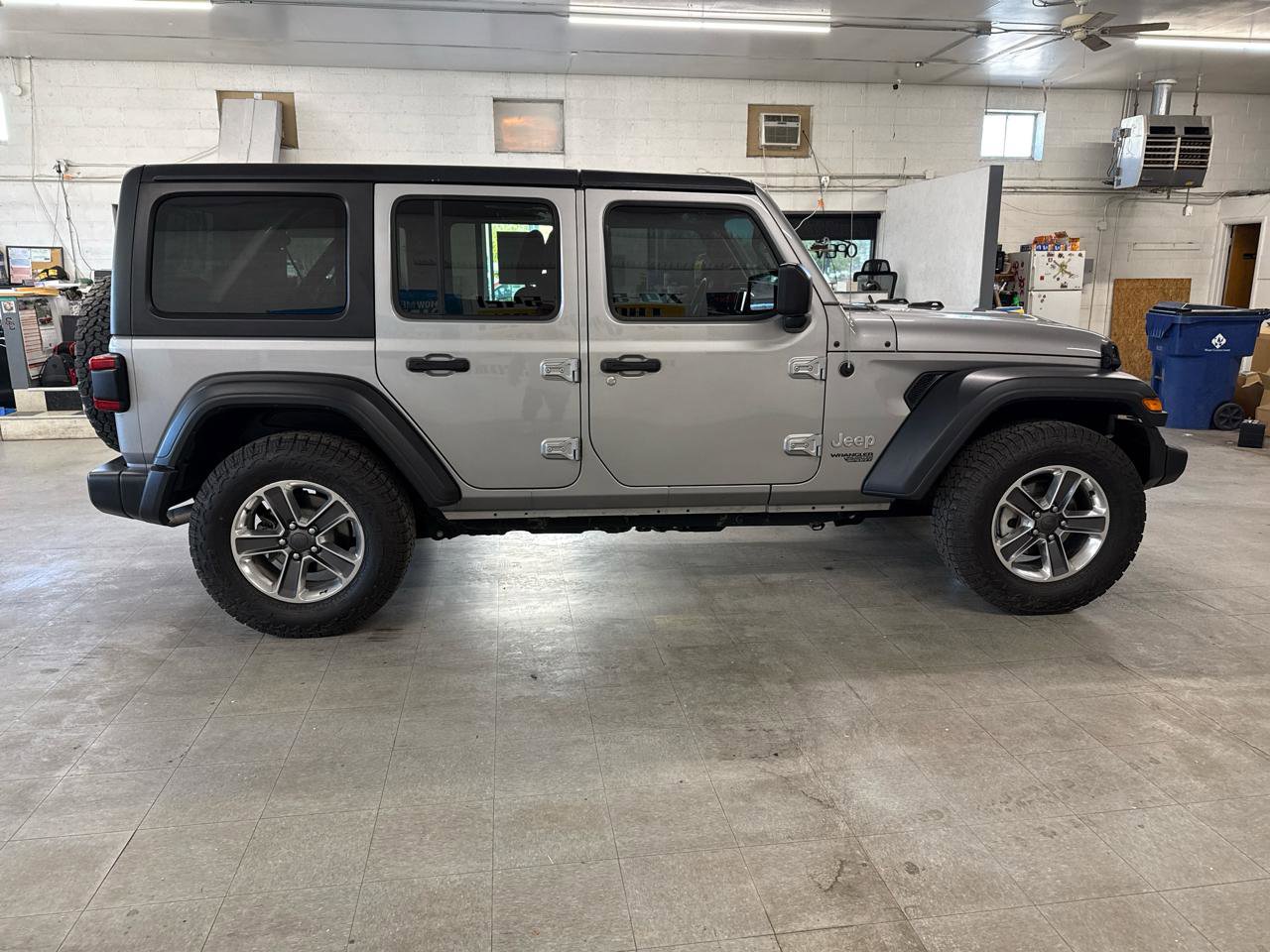 Used 2018 Jeep Wrangler Unlimited Sport S image 81