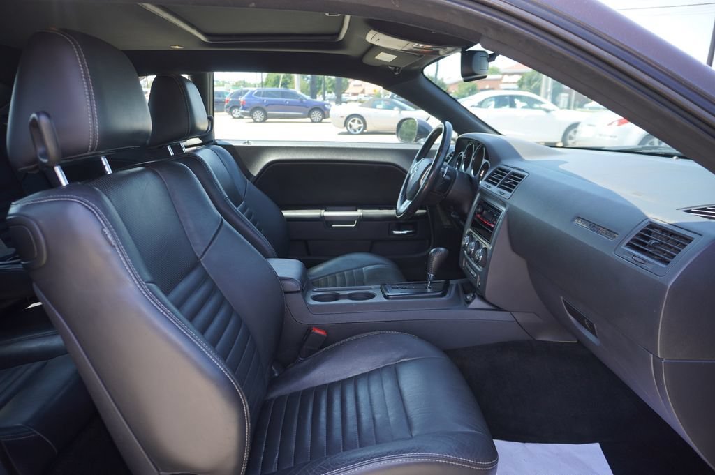Used 2014 Dodge Challenger R/T Plus RWD image 28