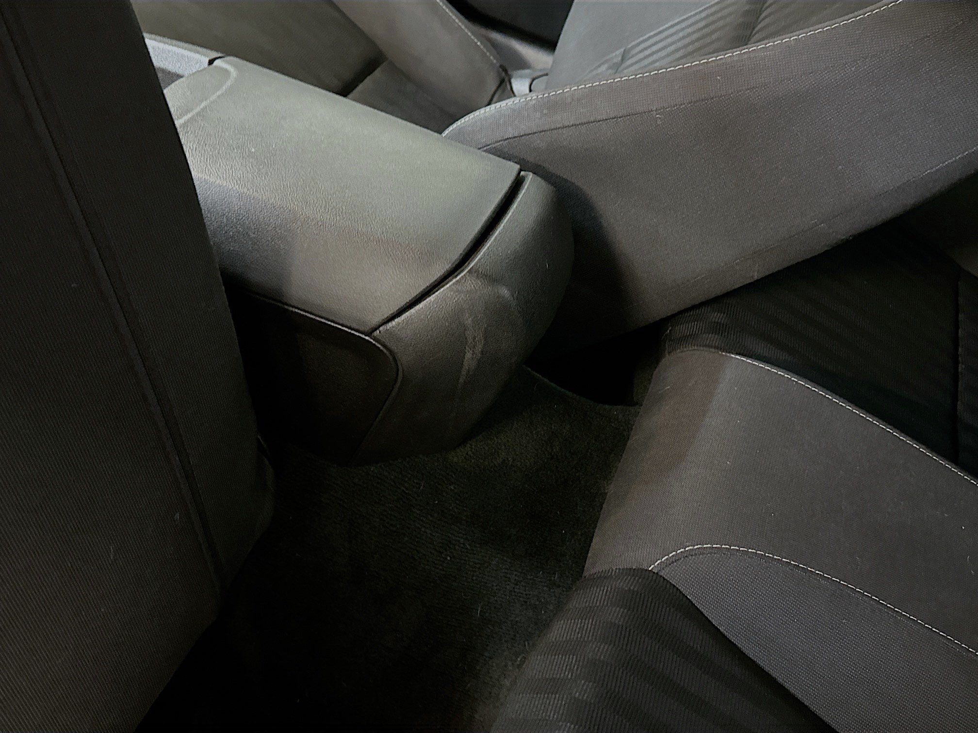 Used 2013 Chevrolet Camaro LS RWD image 25