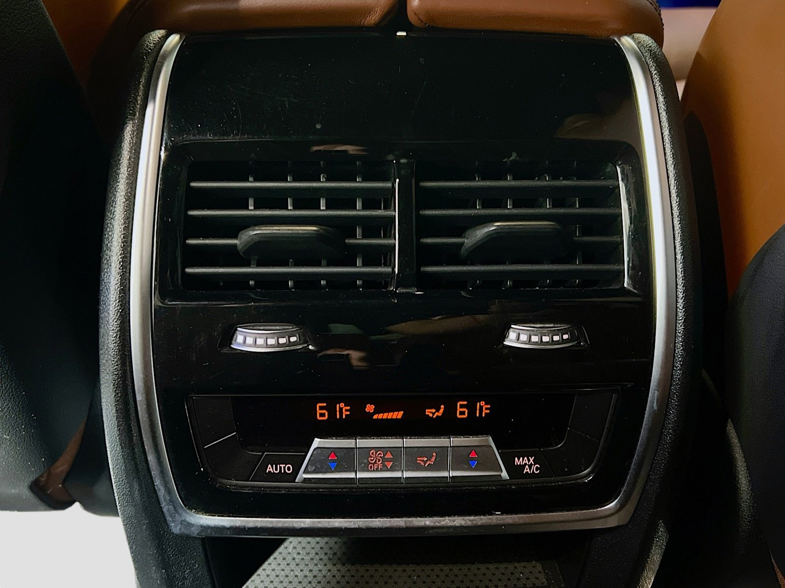 Used 2020 BMW X7 M50i w/ Executive Package image 20