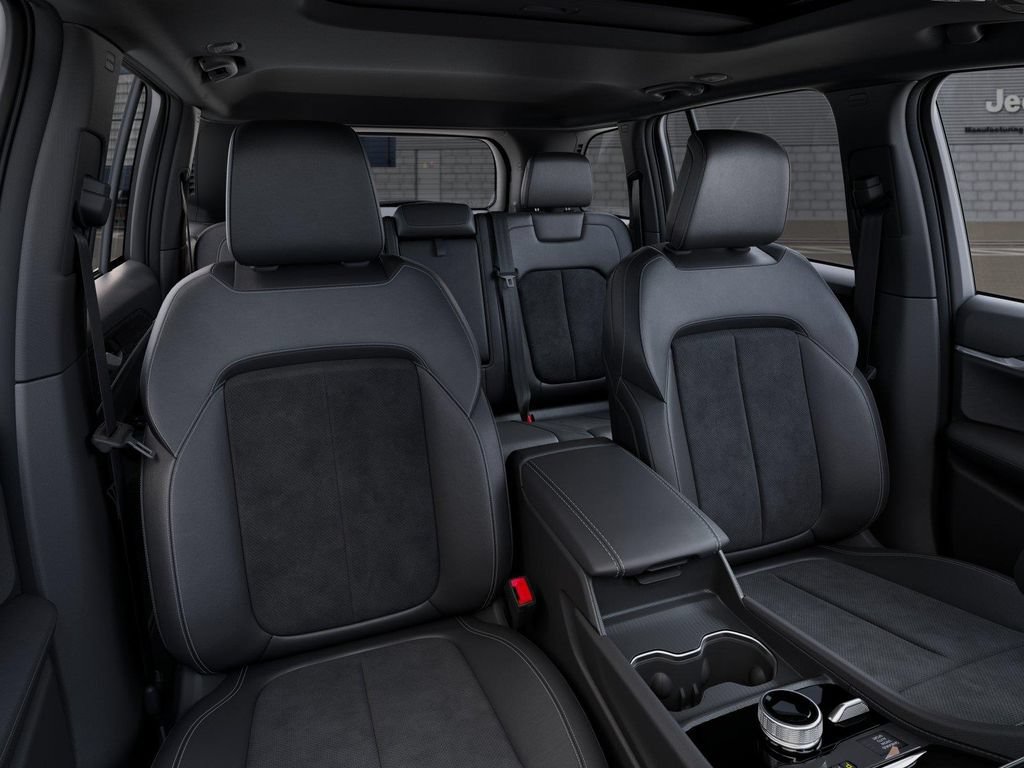 New 2026 Jeep Grand Cherokee Altitude RWD image 16