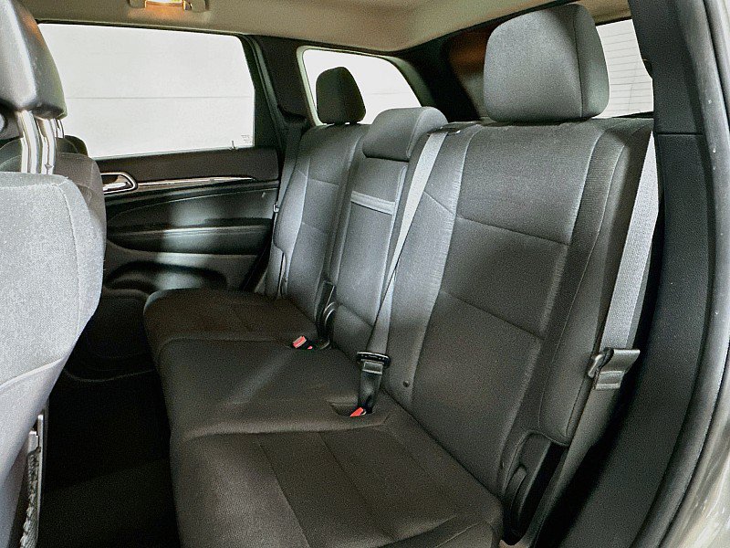 Used 2013 Jeep Grand Cherokee Laredo AWD/4WD image 19
