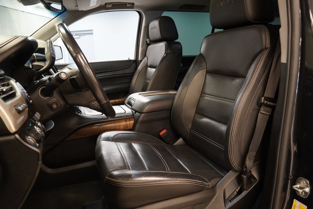 Used 2020 GMC Yukon XL Denali w/ Open Road Package AWD/4WD image 3