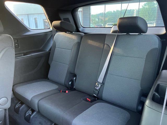 Used 2023 Chevrolet Traverse LT FWD image 14