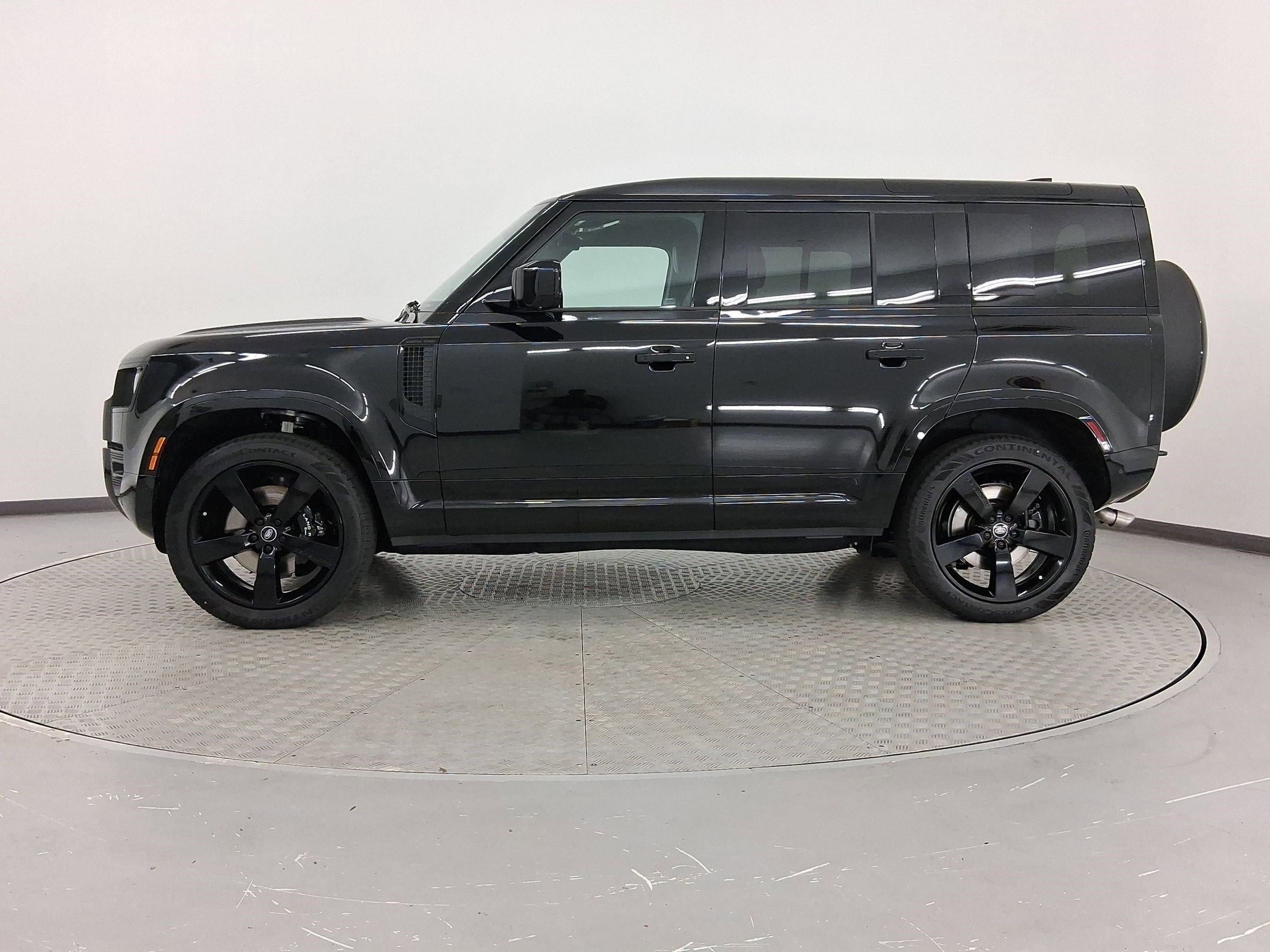 New 2025 Land Rover Defender 110 V8 image 2
