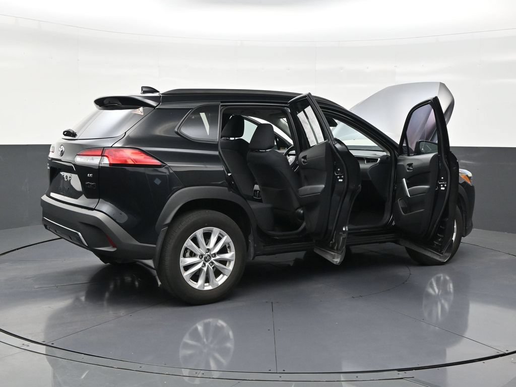 Used 2024 Toyota Corolla Cross LE FWD image 28