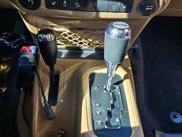 Used 2016 Jeep Wrangler Unlimited Sahara w/ Max Tow Package image 11