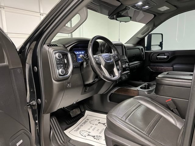Used 2021 GMC Sierra 3500 Denali w/ Denali Black Diamond Edition AWD/4WD image 18