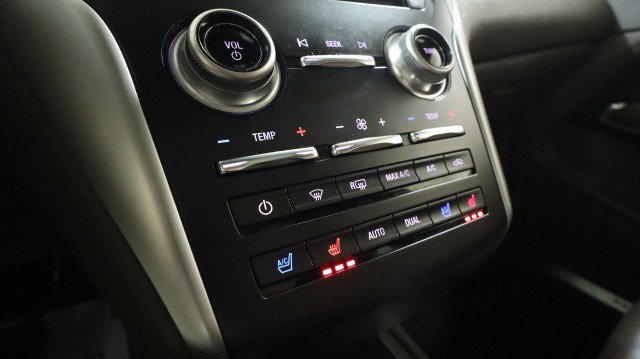 Used 2015 Lincoln MKC FWD w/ Equipment Group 102A Reserve image 17