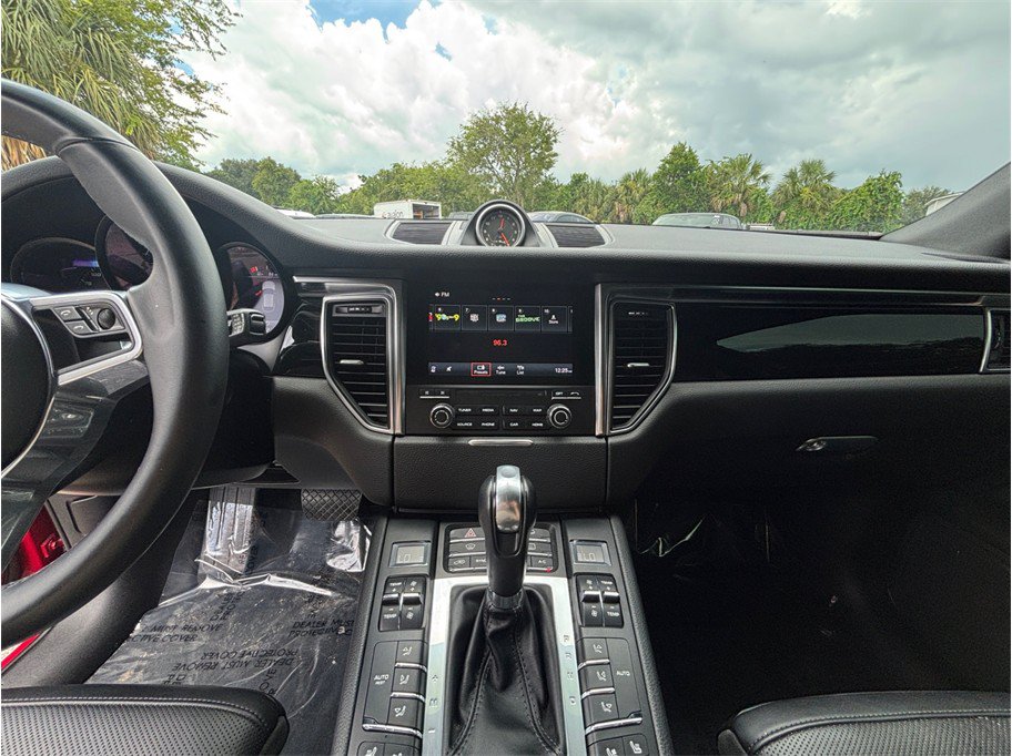 Used 2018 Porsche Macan Sport Edition AWD/4WD image 11