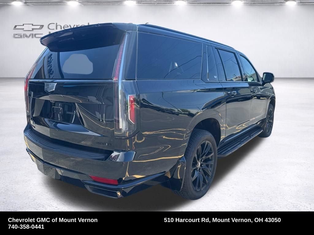Used 2024 Cadillac Escalade ESV Sport w/ LPO, ONYX Package AWD/4WD image 39