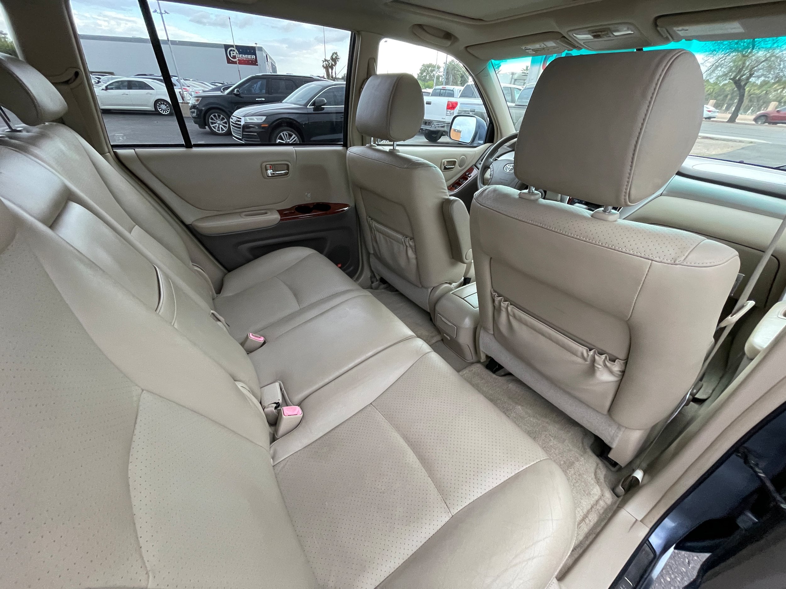 Used 2005 Toyota Highlander 2WD V6 w/ 3rd Row image 22
