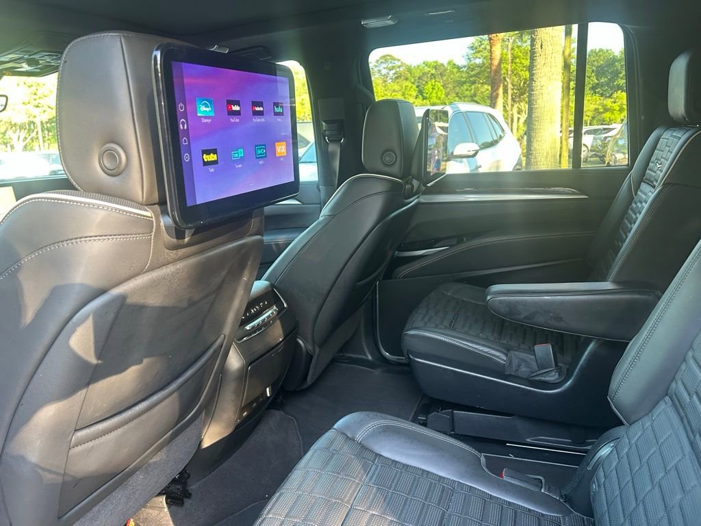 Certified 2025 Cadillac Escalade ESV Sport Platinum AWD/4WD image 8