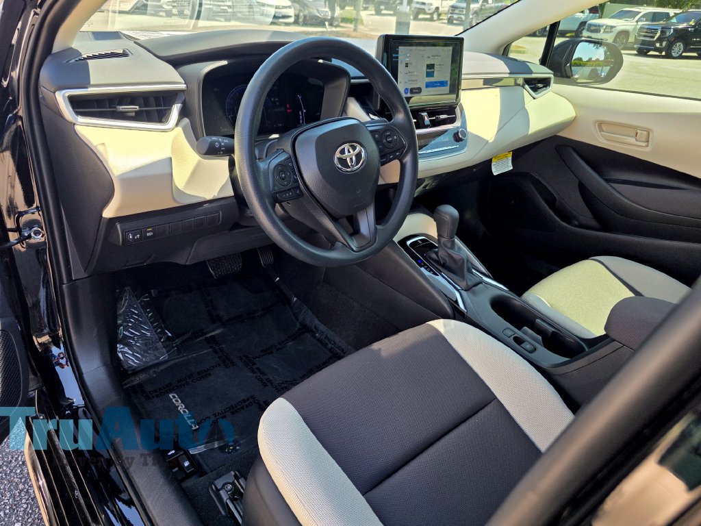 Used 2026 Toyota Corolla LE FWD image 8
