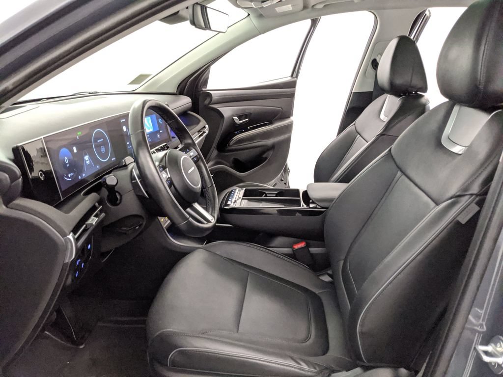 Used 2025 Hyundai Tucson Limited FWD image 15