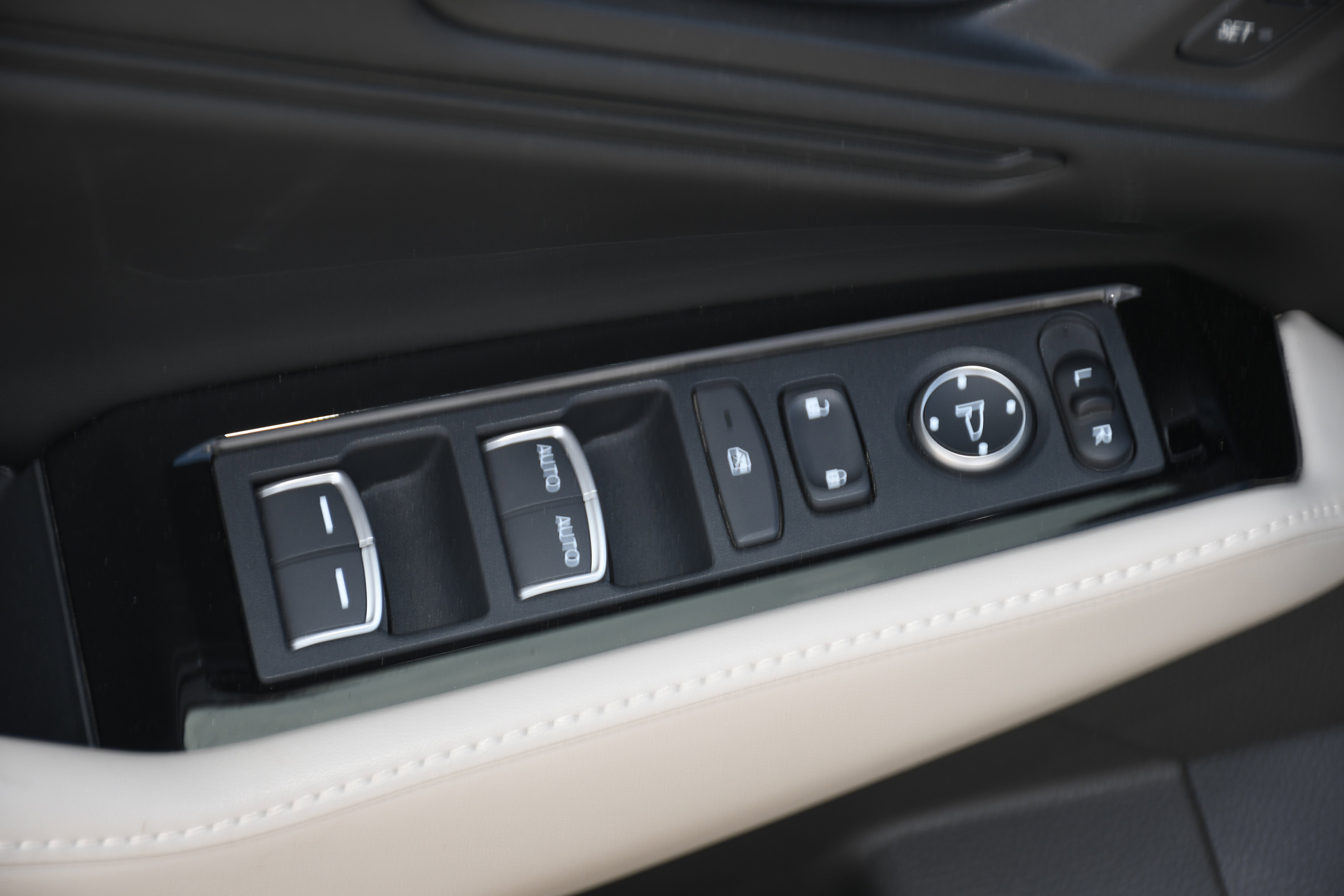 Used 2024 Honda Accord Touring image 11