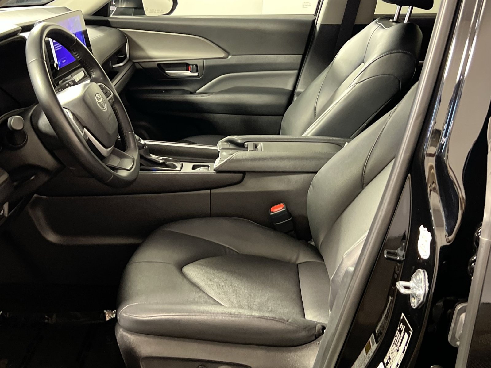Used 2025 Toyota Grand Highlander AWD image 10