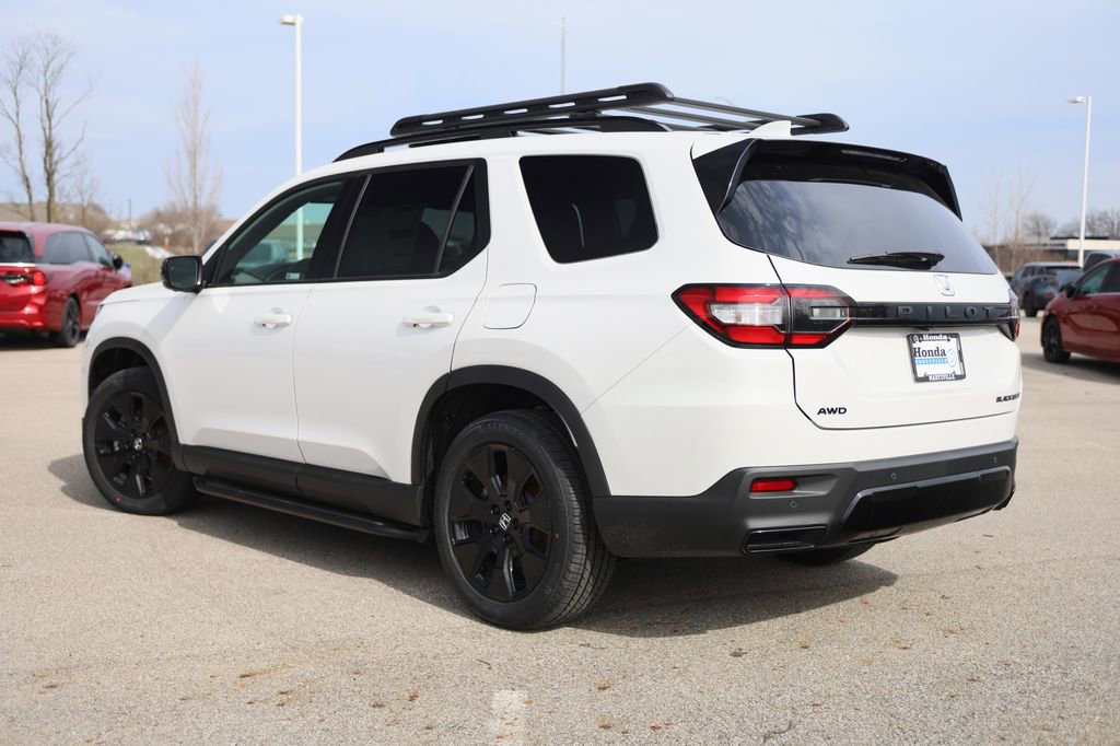 New 2026 Honda Pilot Black Edition image 4