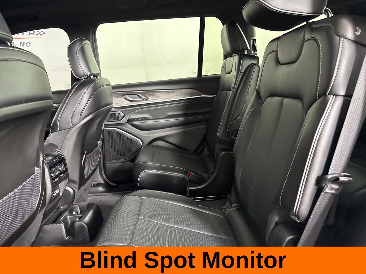 Used 2023 Jeep Grand Cherokee L Overland RWD image 26