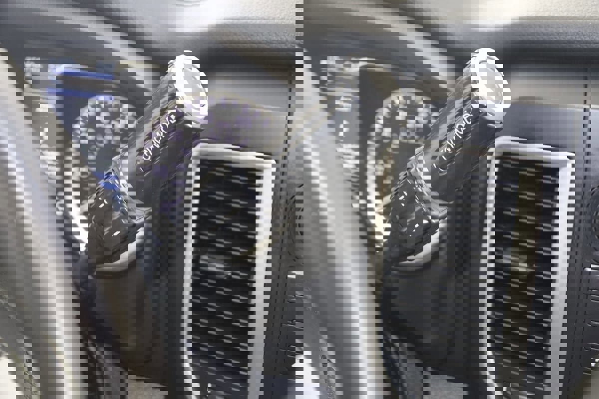 Used 2019 Nissan Titan SV w/ SV Convenience Package image 7