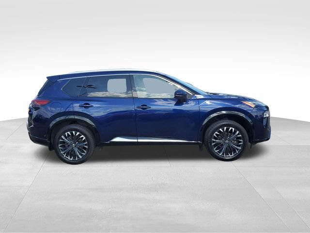 Used 2024 Nissan Rogue Platinum w/ Platinum Premium Package AWD/4WD image 3