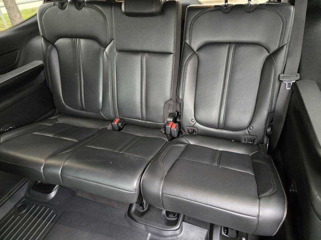 Used 2023 Jeep Wagoneer 4WD image 29