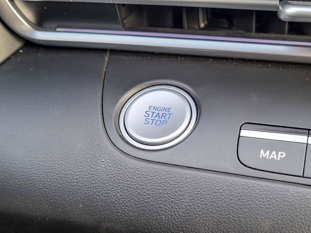 Used 2025 Hyundai Elantra SEL FWD image 18