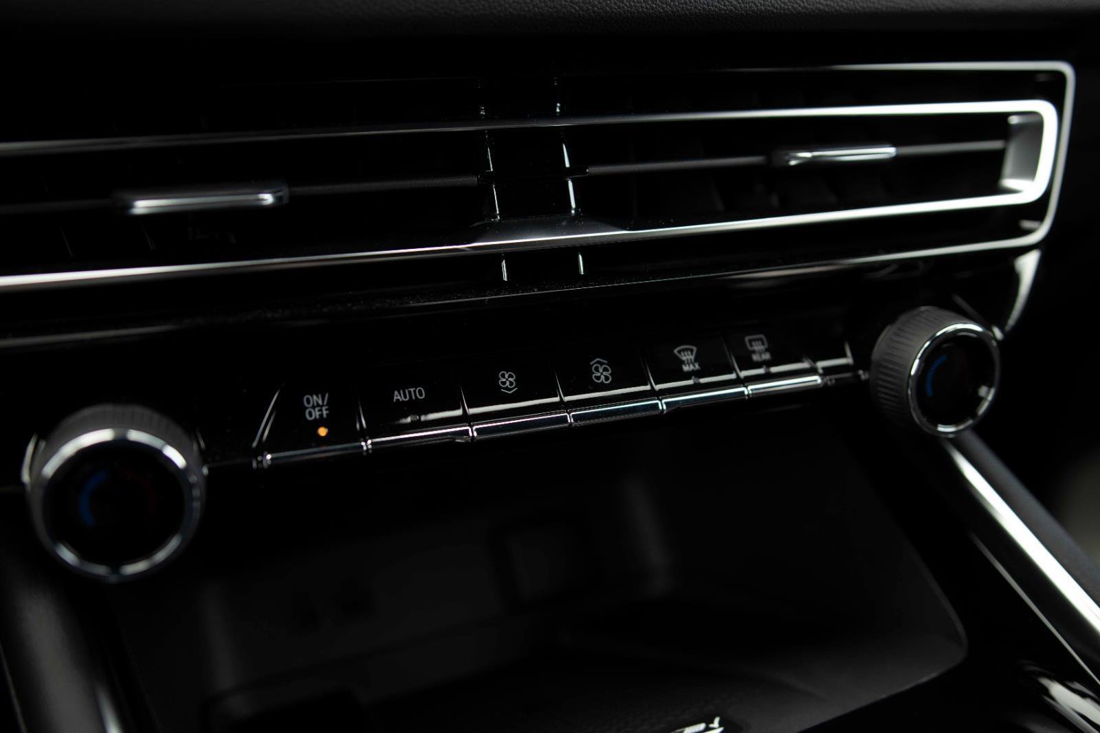 New 2026 Chevrolet Traverse Z71 w/ Enhanced Driving Package AWD/4WD image 19