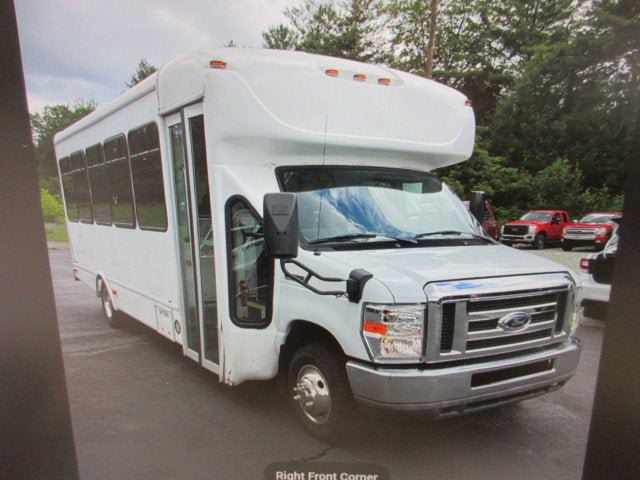 Used 2018 Ford E-450 and Econoline 450 Super Duty w/ Shuttle Bus Prep Package RWD image 1