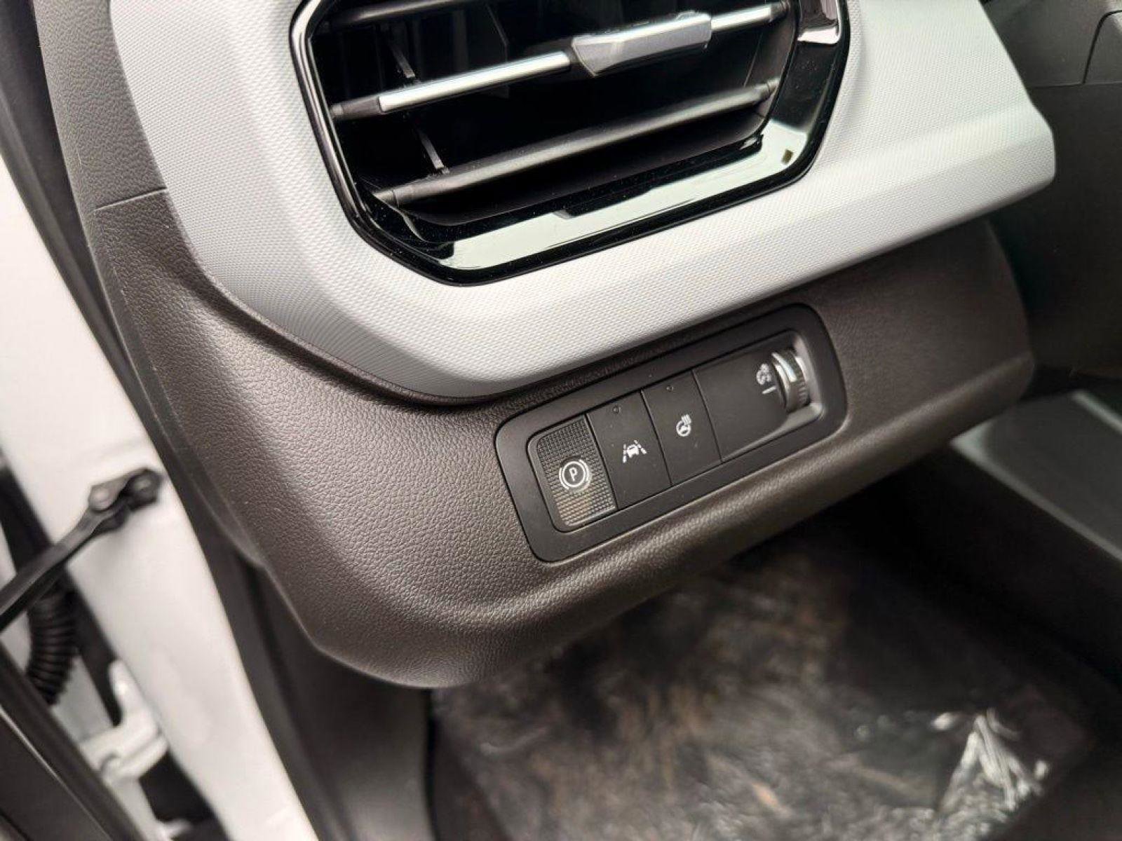 New 2027 Chevrolet Bolt LT w/ Comfort Package image 7