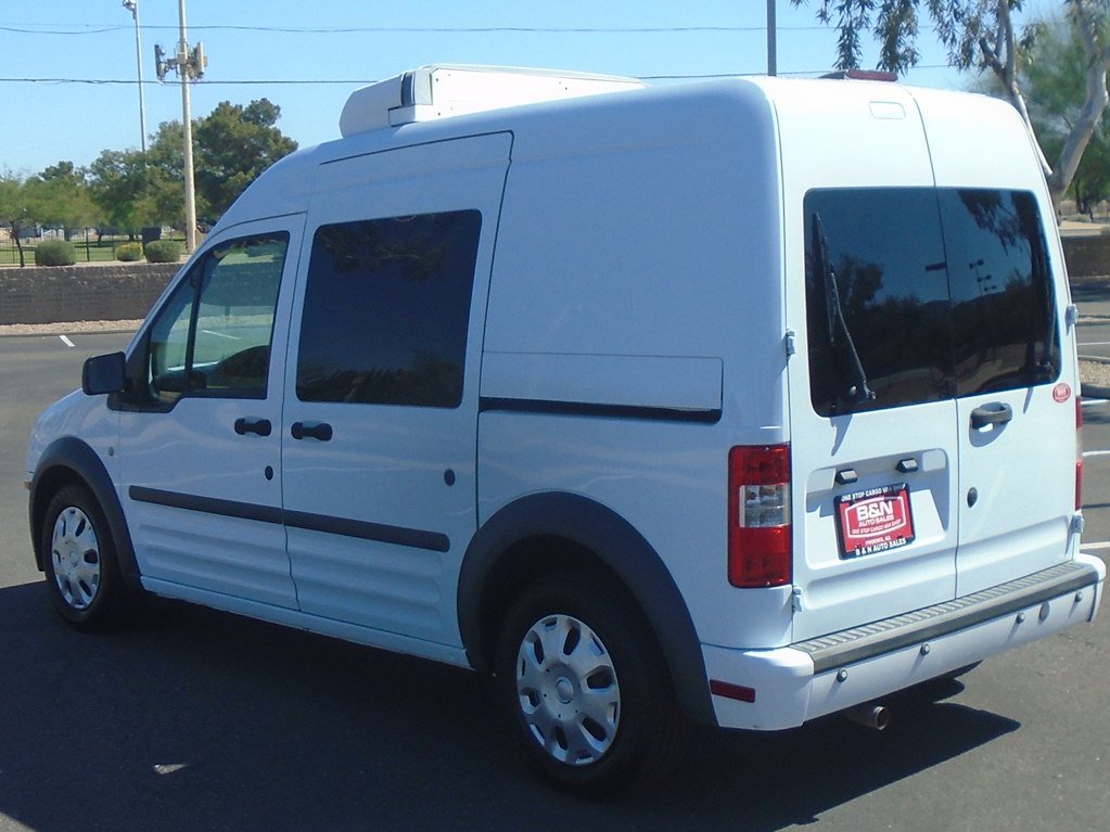 Used 2010 Ford Transit Connect XLT FWD image 3