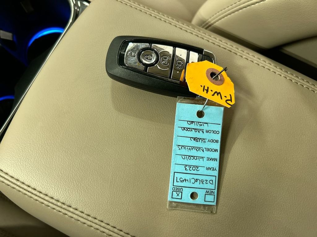 Used 2023 Lincoln Nautilus Reserve w/ Equipment Group 201A image 12