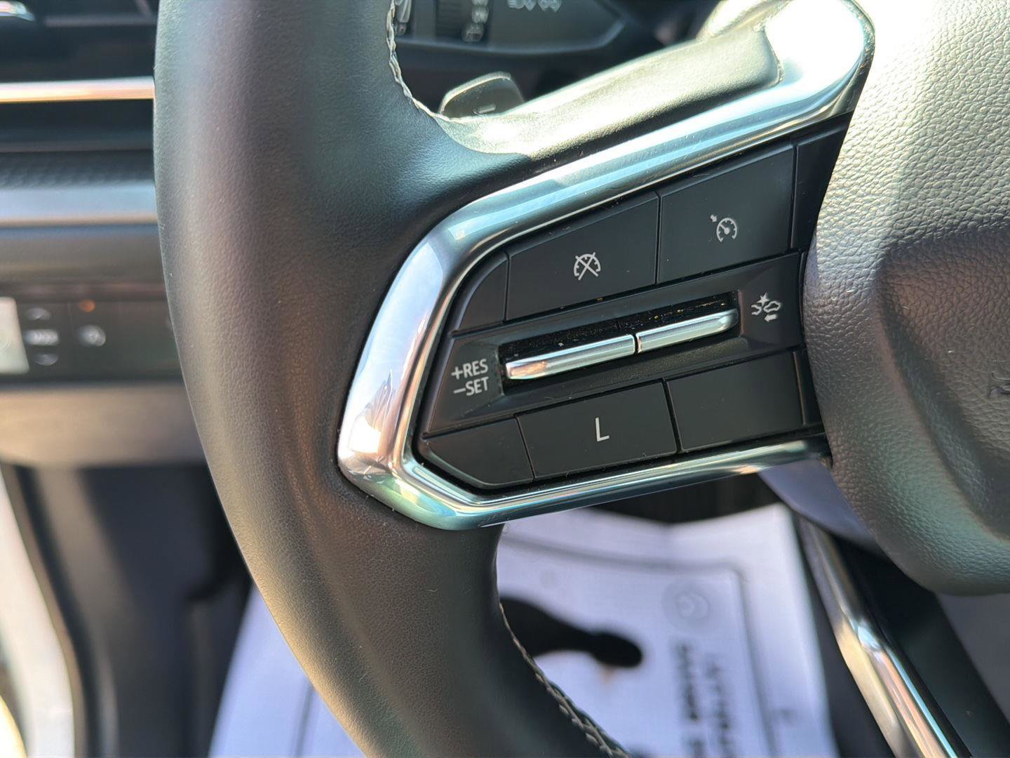 Used 2024 Chevrolet Traverse LT w/ Midnight/Sport Edition image 16