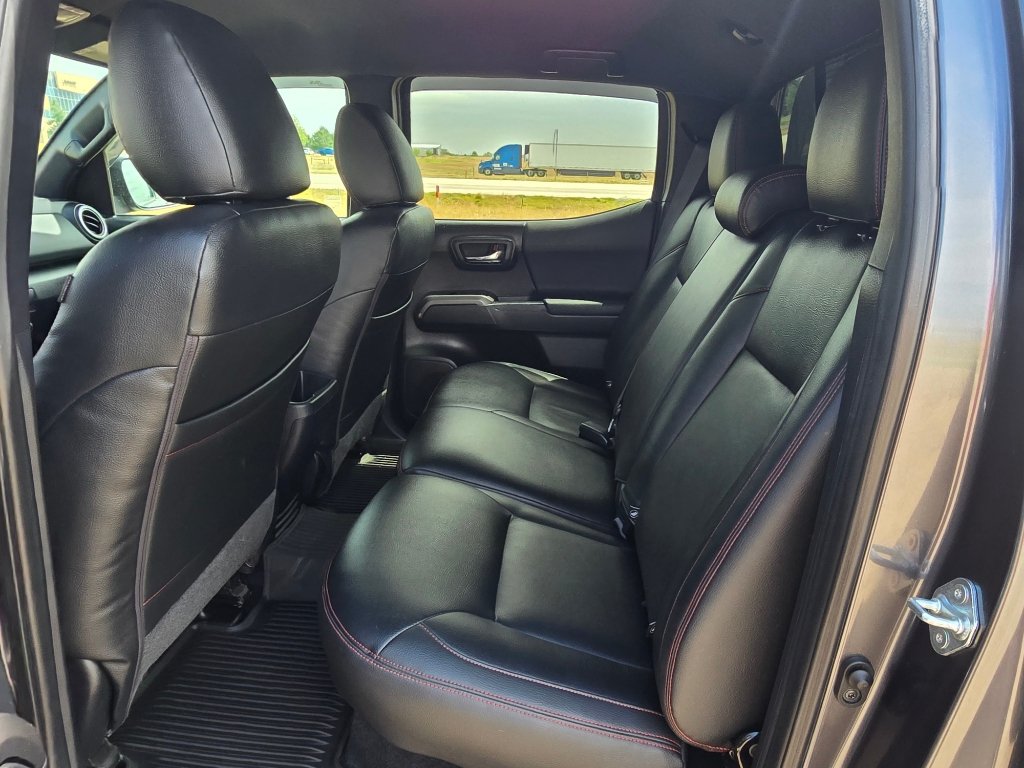 Used 2022 Toyota Tacoma TRD Sport w/ Technology Package RWD image 14