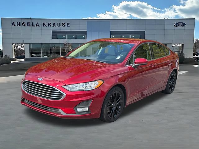 Used 2019 Ford Fusion SE w/ Equipment Group 151A FWD image 3