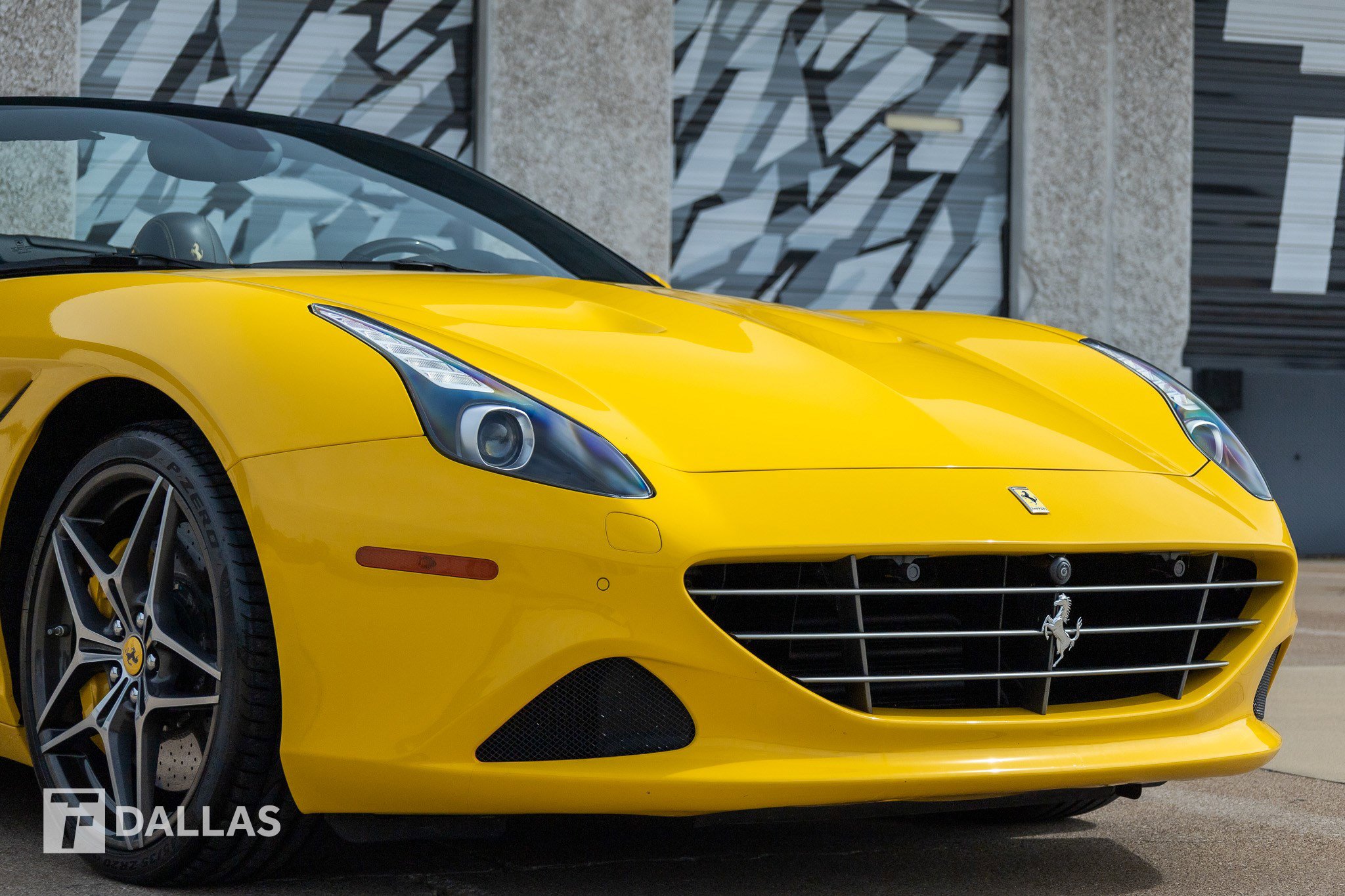 Used 2016 Ferrari California T RWD image 3